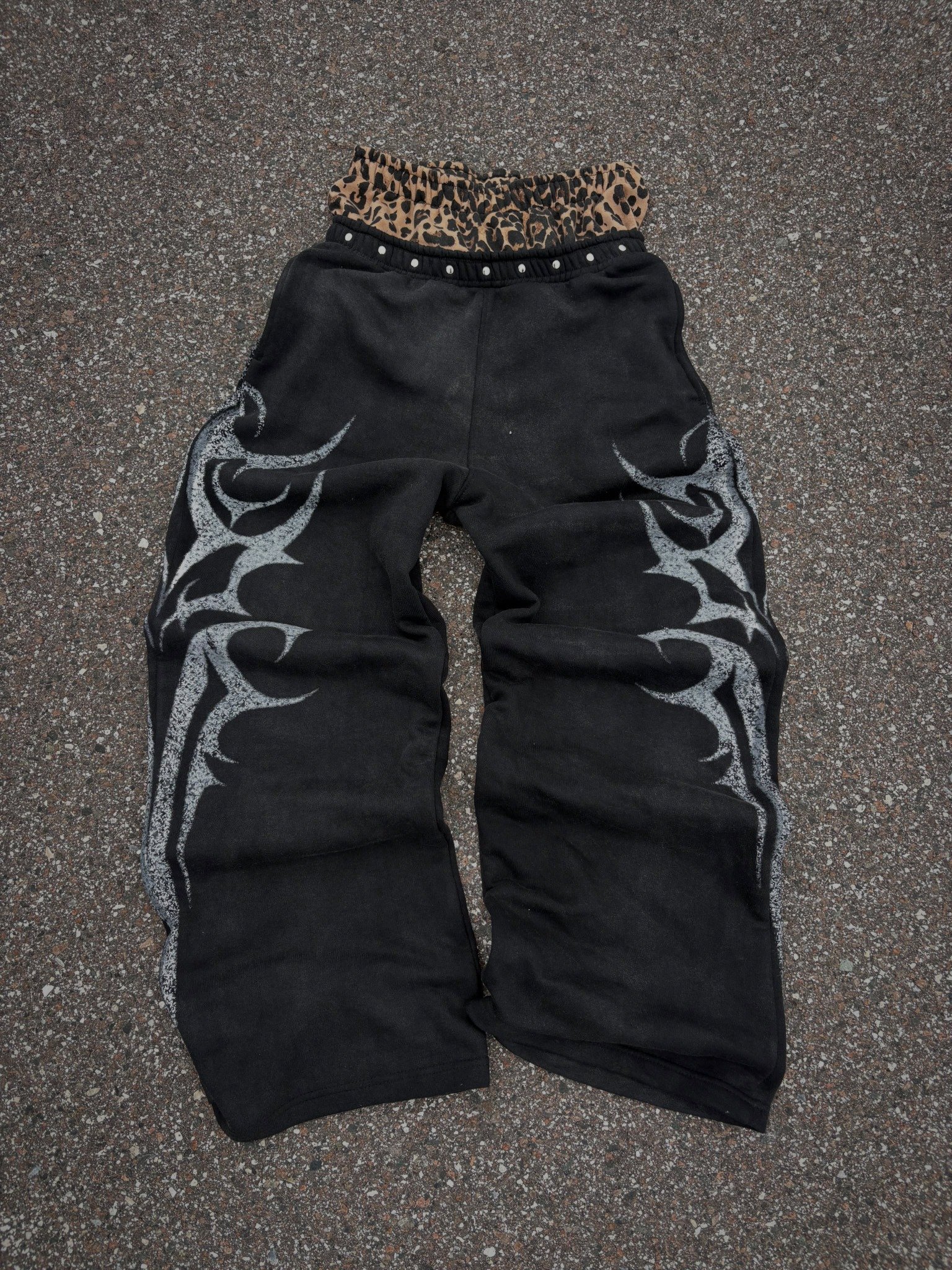 714104329_17891063085509195_3045239618229330102_n (1) Ykuno Black Leopard Panel Graphic Sweatpants